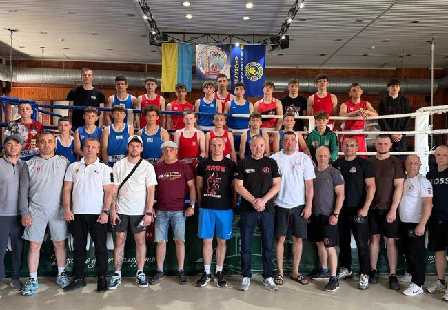 Юніори готуються до Чемпіонату України, який відбудеться в Ужгороді.
